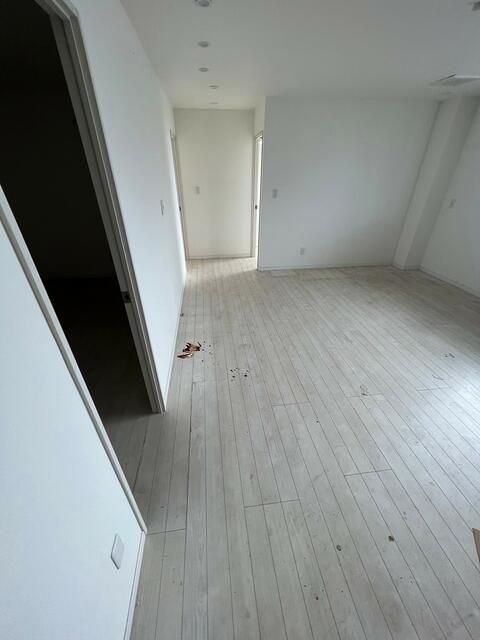 ��ʌ��������܎s��{��㏬���̃A�p�[�g�̋��ԁE���r���O