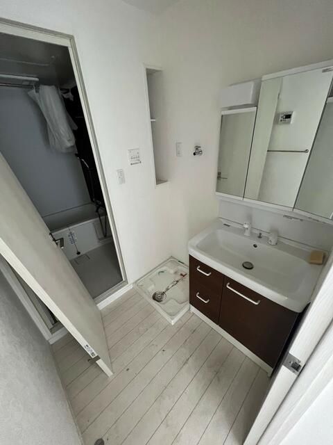 ��ʌ��������܎s��{��㏬���̃A�p�[�g�̃o�X