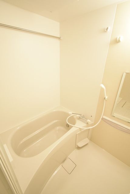 ��ʌ�����s������R���ڂ̃A�p�[�g�̃o�X