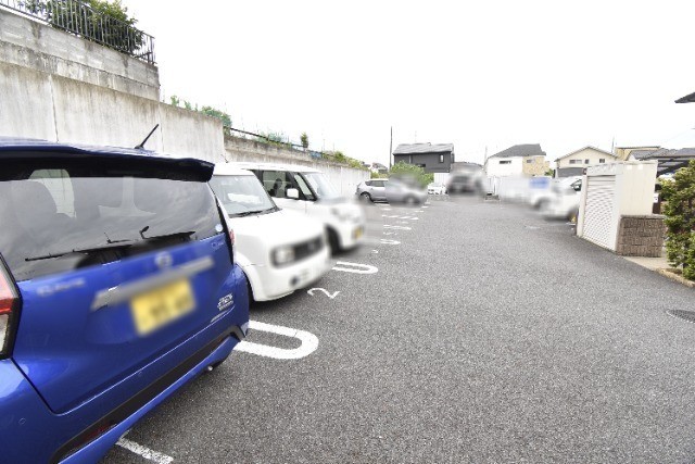 ��ʌ��������܎s����厚�w��̃A�p�[�g�̒��ԏ�