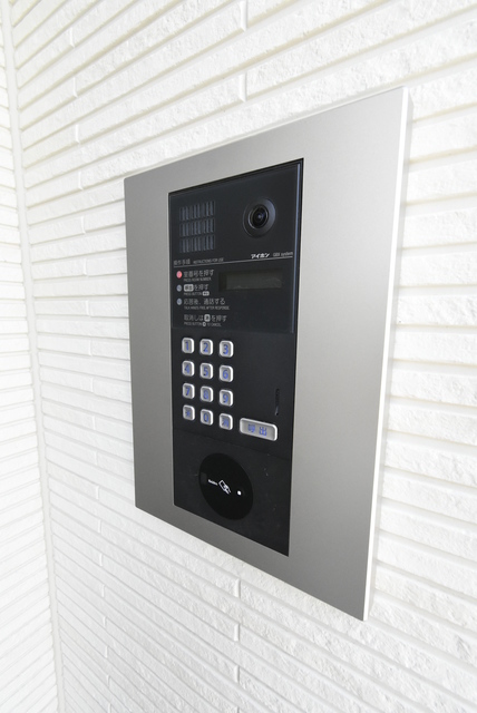 ��ʌ�����s������R���ڂ̃A�p�[�g�̂��̑�