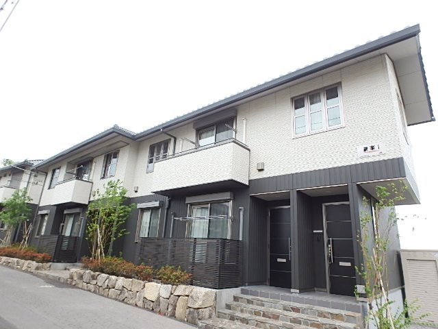 ��ʌ��������܎s������厚�쒆��̃A�p�[�g�̌����O��