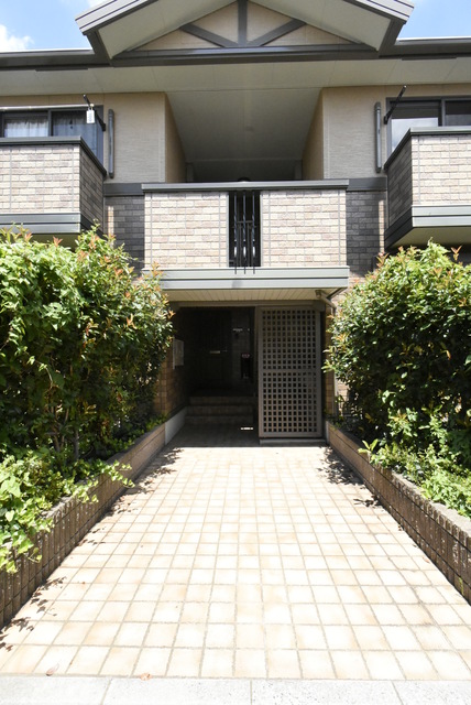 ��ʌ��������܎s��{��O���S���ڂ̃A�p�[�g�̃G���g�����X