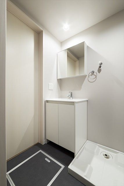 ��ʌ��������܎s�΋�厚��Ԗ؂̃A�p�[�g�̐��ʏ�