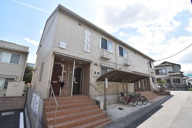 ��ʌ��������܎s����{�O��596-10�̃A�p�[�g�̌����O��