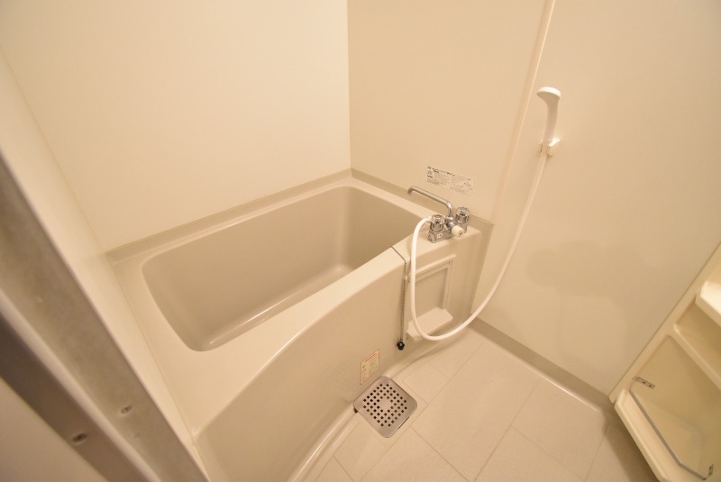 ��ʌ��������܎s��{����ؒ��S���ڂ̃A�p�[�g�̃o�X