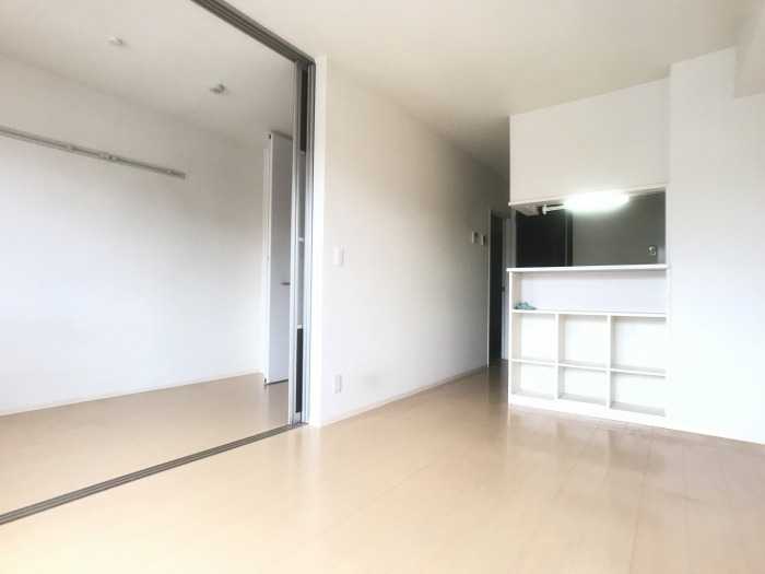 ��ʌ��z�J�s���z�J�Q���ڂ̃A�p�[�g�̋��ԁE���r���O