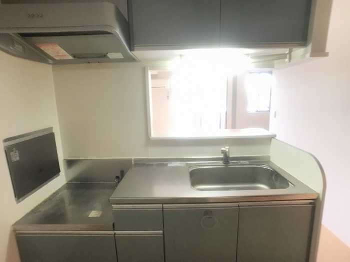 ��ʌ��z�J�s���z�J�Q���ڂ̃A�p�[�g�̃L�b�`��