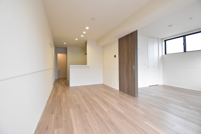 ��ʌ��z�J�s���������̃}���V�����̋��ԁE���r���O