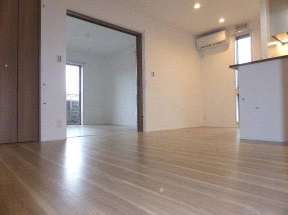 ��ʌ�����s�厚���s�̃A�p�[�g�̋��ԁE���r���O