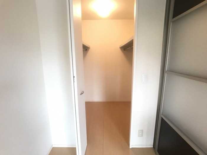 ��ʌ��z�J�s���z�J�Q���ڂ̃A�p�[�g�̎��[