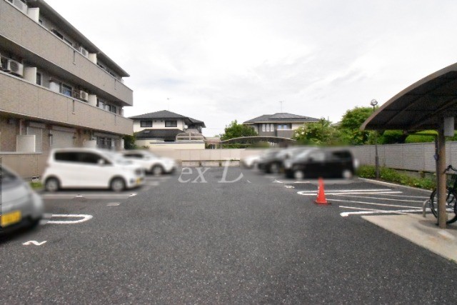 ��ʌ��z�J�s���z�J�Q���ڂ̃A�p�[�g�̒��ԏ�