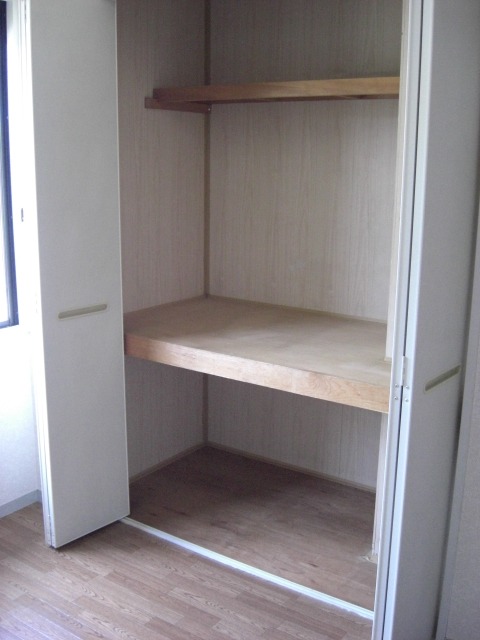 ��ʌ�����s������U���ڂ̃A�p�[�g�̎��[