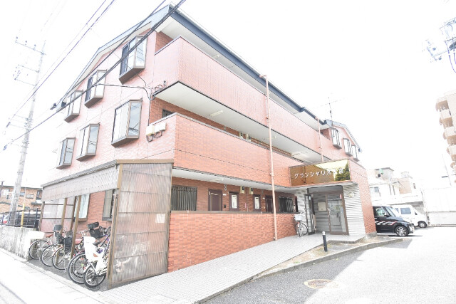 ��ʌ��������܎s�k��y�C���Q���ڂ̃}���V�����̌����O��