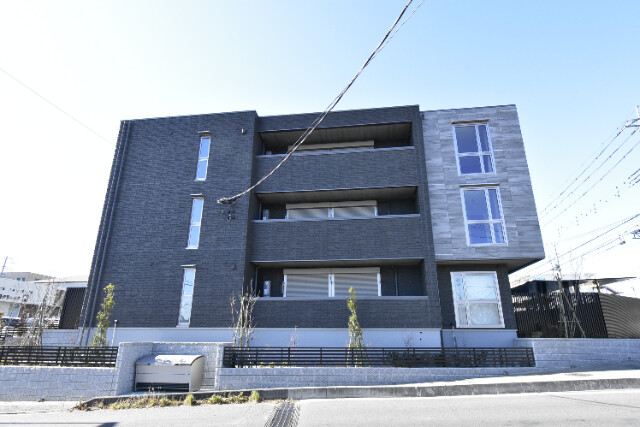 ��ʌ��������܎s������厚�쒆��̃}���V�����̌����O��