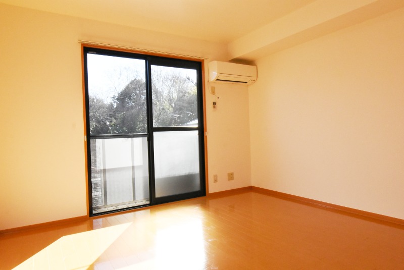 ��ʌ��������܎s�k��{�����̃A�p�[�g�̋��ԁE���r���O