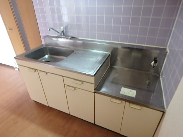 ��ʌ��������܎s�k��y�C���Q���ڂ̃}���V�����̃L�b�`��