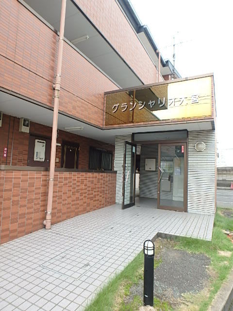 ��ʌ��������܎s�k��y�C���Q���ڂ̃}���V�����̃G���g�����X