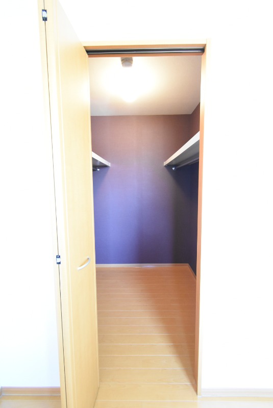 ��ʌ��������܎s�k��{�����̃A�p�[�g�̎��[