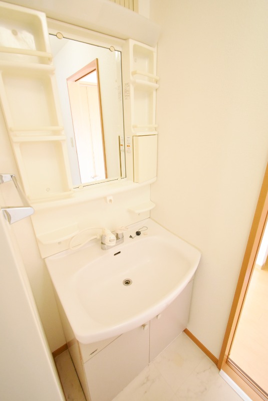 ��ʌ��������܎s�k��{�����̃A�p�[�g�̐��ʏ�