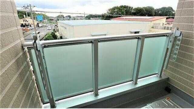 ��ʌ��@�c�s��P���ڂ̃A�p�[�g�̃o���R�j�[