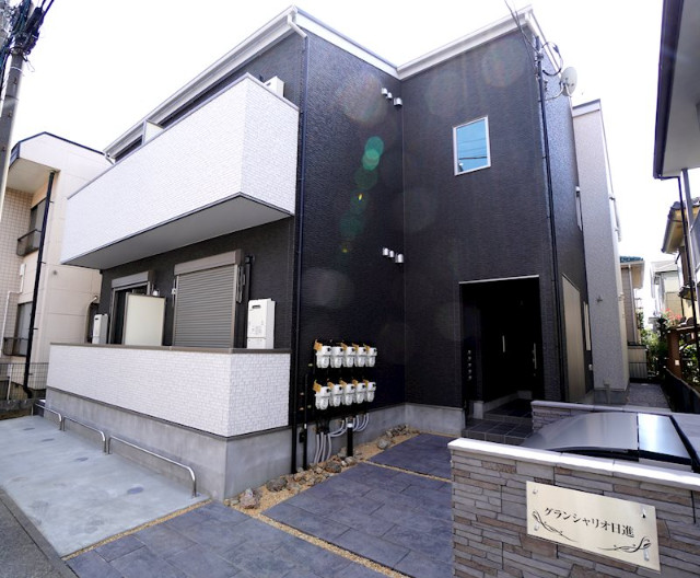 ��ʌ��������܎s�k����i���Q���ڂ̃A�p�[�g�̌����O��