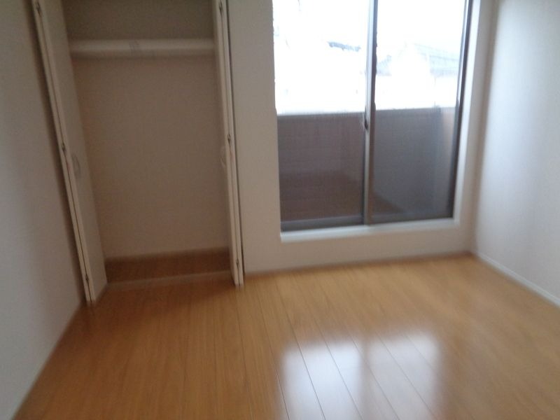 ��ʌ�����s�΋u�P���ڂ̃A�p�[�g�̋��ԁE���r���O