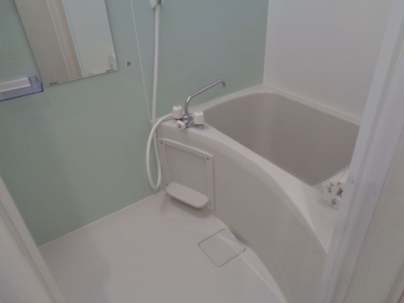 ��ʌ�����s�΋u�P���ڂ̃A�p�[�g�̃o�X