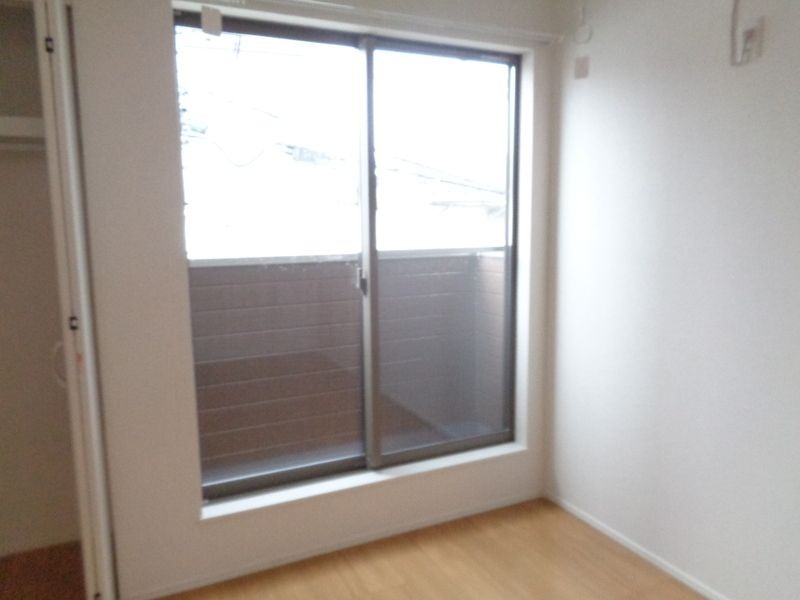 ��ʌ�����s�΋u�P���ڂ̃A�p�[�g�̃o���R�j�[