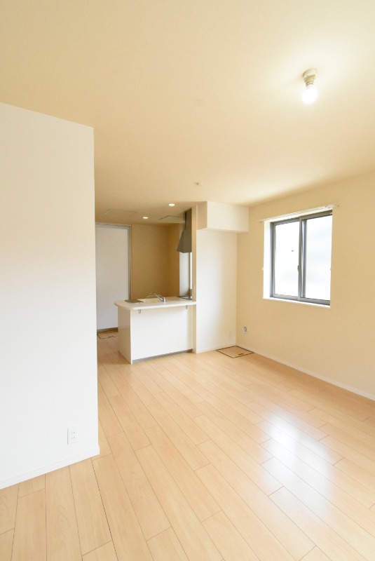 ��ʌ��������܎s��{��y�蒬�Q���ڂ̃}���V�����̋��ԁE���r���O