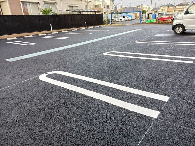 ��ʌ��z�J�s���z�J�W���ڂ̃A�p�[�g�̒��ԏ�