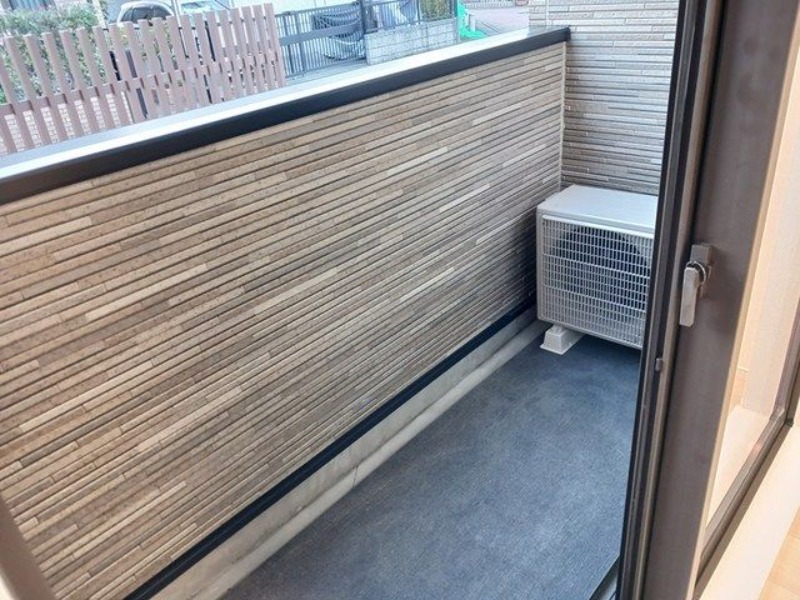 ��ʌ��z�J�s���z�J�W���ڂ̃A�p�[�g�̃o���R�j�[