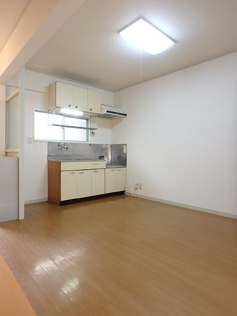 ��ʌ��������܎s������x�蒬�̃A�p�[�g�̋��ԁE���r���O