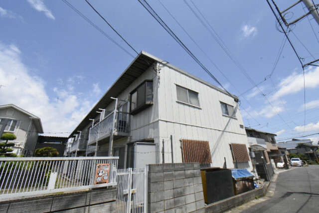 ��ʌ��������܎s������x�蒬�̃A�p�[�g�̌����O��