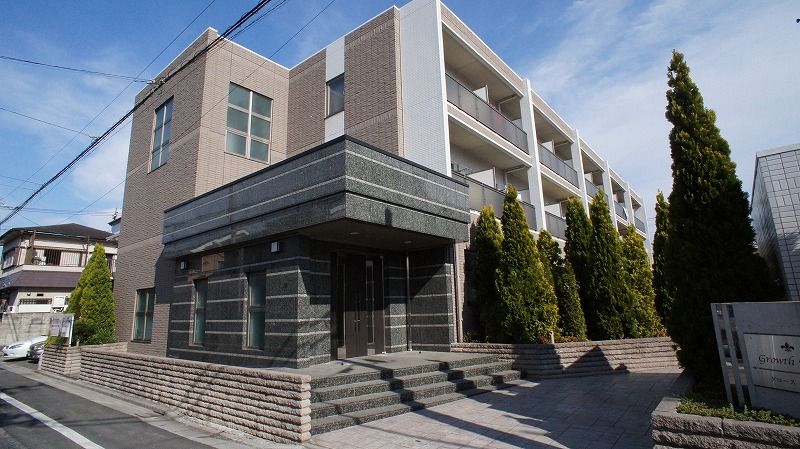 ��ʌ�����s�V�䒬�̃}���V�����̌����O��