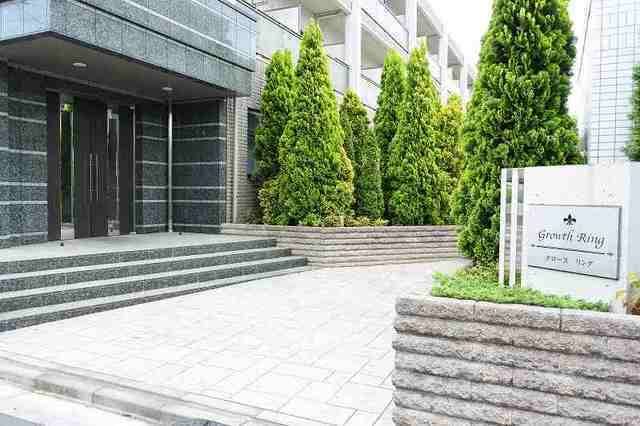 ��ʌ�����s�V�䒬�̃}���V�����̃G���g�����X