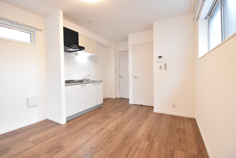 ��ʌ��z�J�s�厚�쉬���̃A�p�[�g�̋��ԁE���r���O