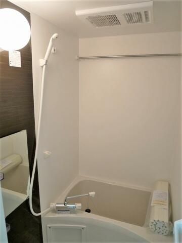 ��ʌ��������܎s������厚�V��̃A�p�[�g�̃o�X