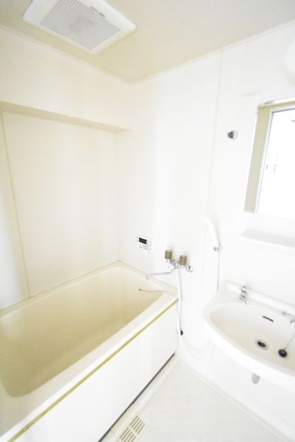 ��ʌ��@�c�s���V�h�T���ڂ̃A�p�[�g�̃o�X