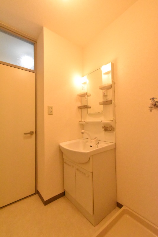 ��ʌ��������܎s�΋擌�Y�a�T���ڂ̃}���V�����̐��ʏ�