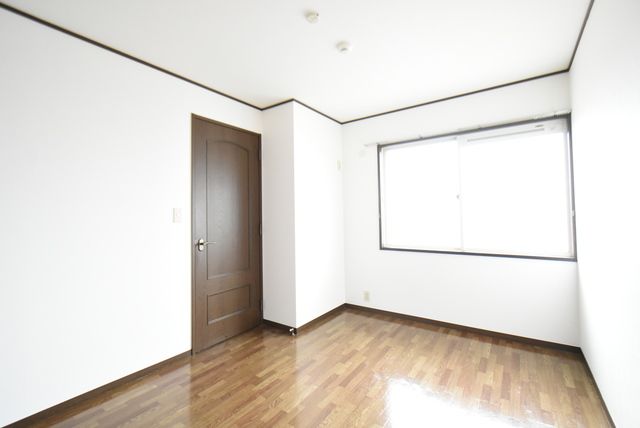 ��ʌ��@�c�s���V�h�T���ڂ̃A�p�[�g�̐Q��