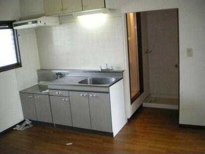 ��ʌ��z�J�s�J�����P���ڂ̃A�p�[�g�̃L�b�`��