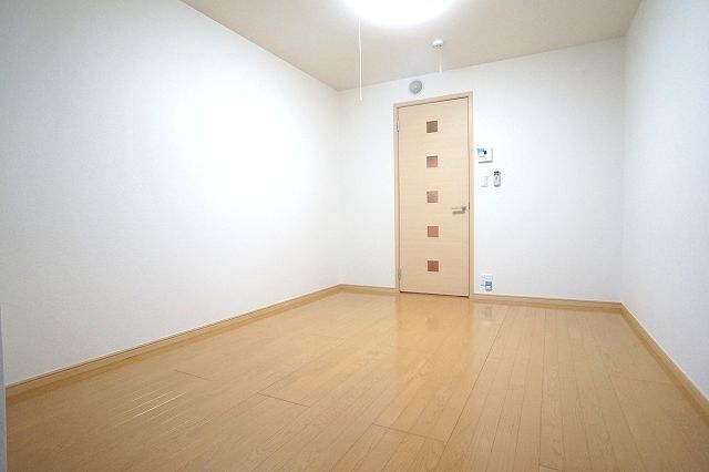 ��ʌ��k�����S�ɓޒ��h�S���ڂ̃A�p�[�g�̋��ԁE���r���O