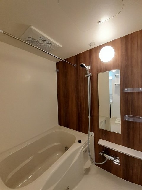 ��ʌ��������܎s����厚�_�c�̃A�p�[�g�̃o�X