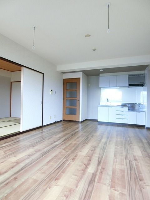 ��ʌ��������܎s��΋擌��΂T���ڂ̃}���V�����̋��ԁE���r���O