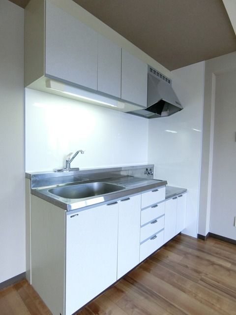 ��ʌ��������܎s��΋擌��΂T���ڂ̃}���V�����̃L�b�`��