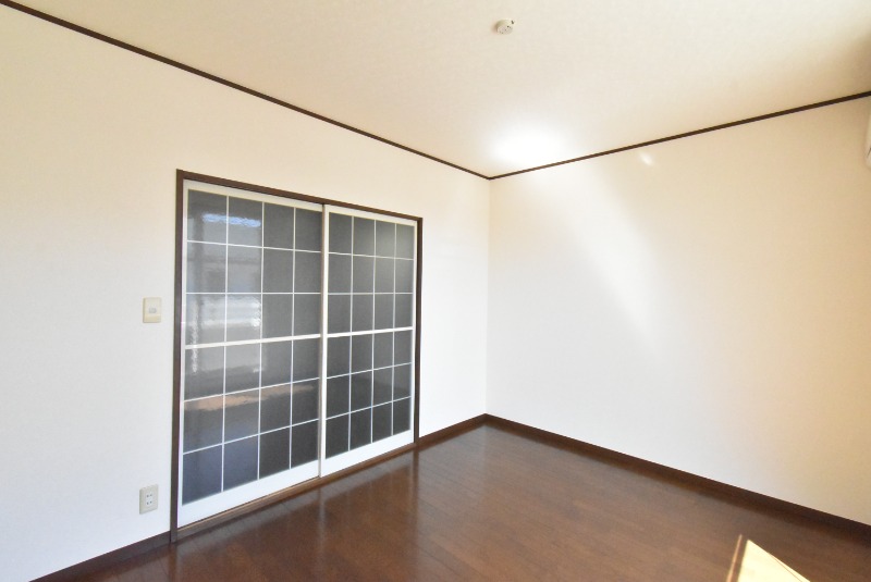 ��ʌ��������܎s���厚�~�����̃A�p�[�g�̐Q��