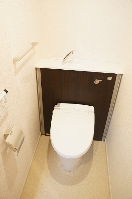 ��ʌ��������܎s�Y�a��j���J�R���ڂ̃}���V�����̃g�C��