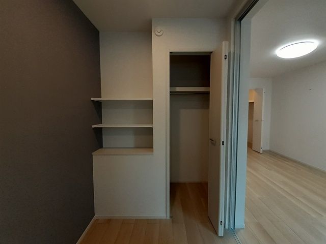 ��ʌ������s�V�P���̃A�p�[�g�̎��[