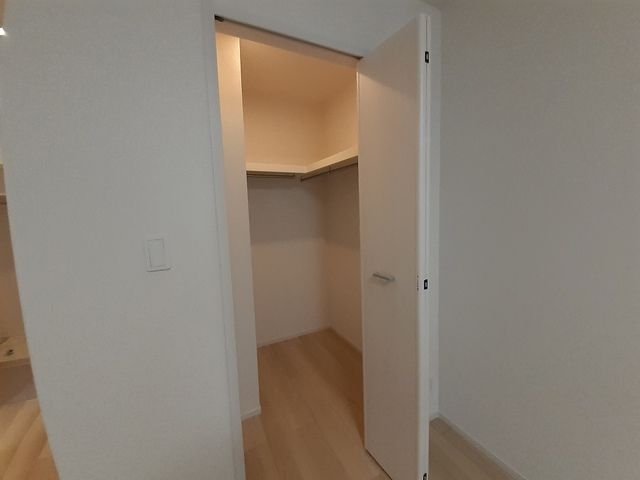 ��ʌ������s�V�P���̃A�p�[�g�̎��[